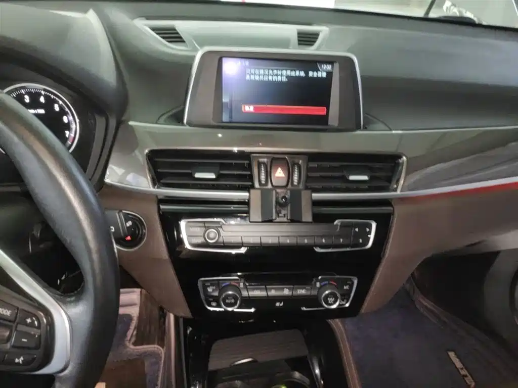 BMW X1 2019 sDrive18Li Premium Model фото 20