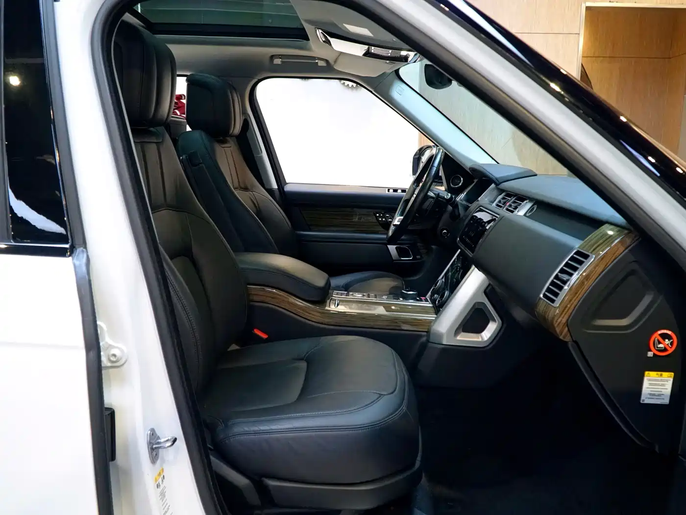 Land Rover Range Rover 2019 3.0 SC V6 Heritage Extended Edition фото 10
