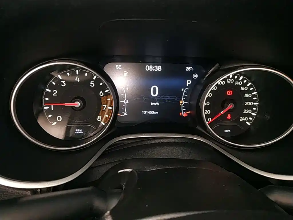 Фото 12 - Jeep Compass