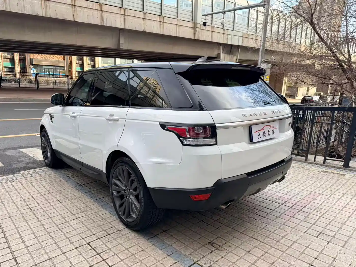 Land Rover Range Rover Sport 2017 3.0 SC V6 SE фото 6