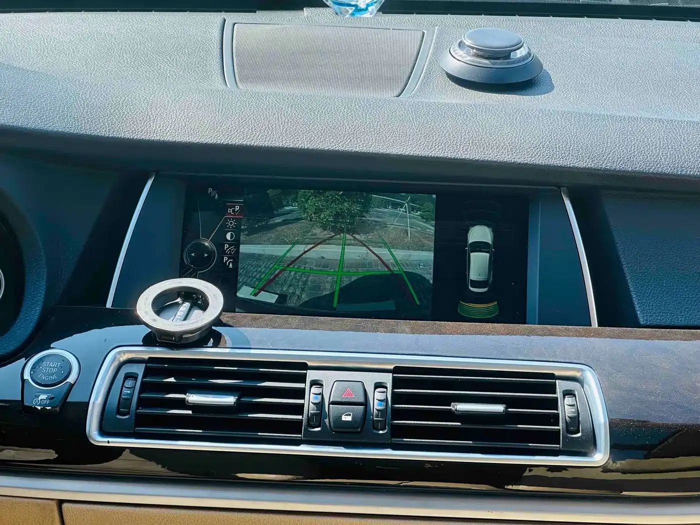 BMW 5 Series GT 2013 535i Leadership фото 15
