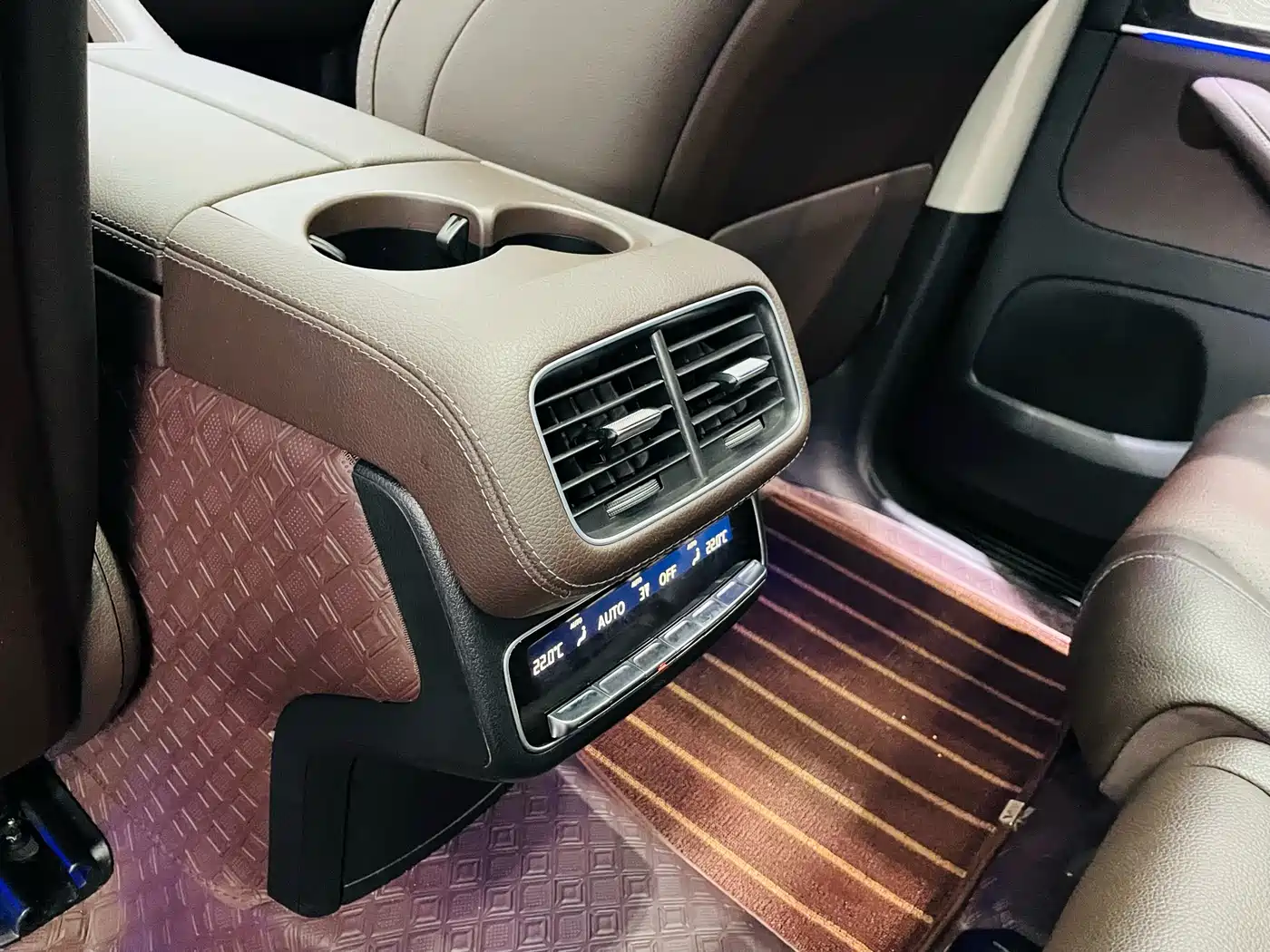 Mercedes-Benz GLS 2023 GLS 450 4MATIC Fashion Edition фото 20