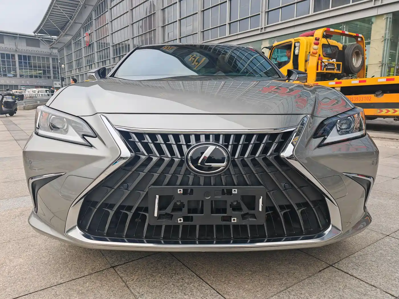Lexus ES 2023 200 Excellence Edition фото 2