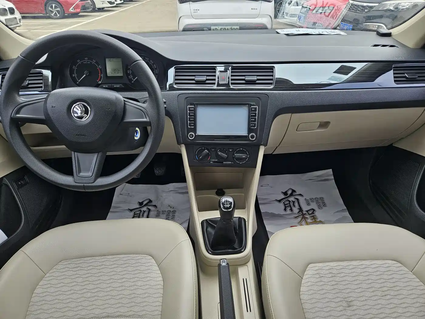 Škoda Rapid 2016 1.6L Manual Pioneer Edition фото 9