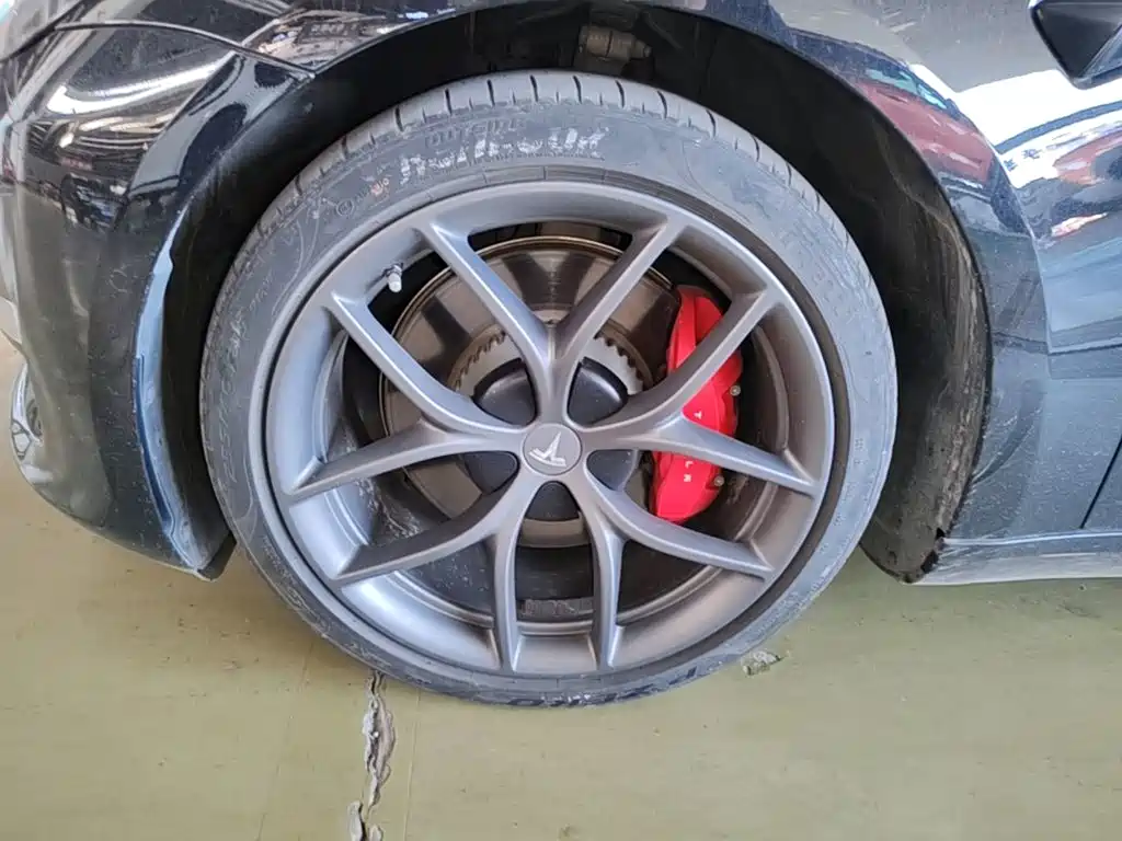 Фото 23 - Tesla Model 3
