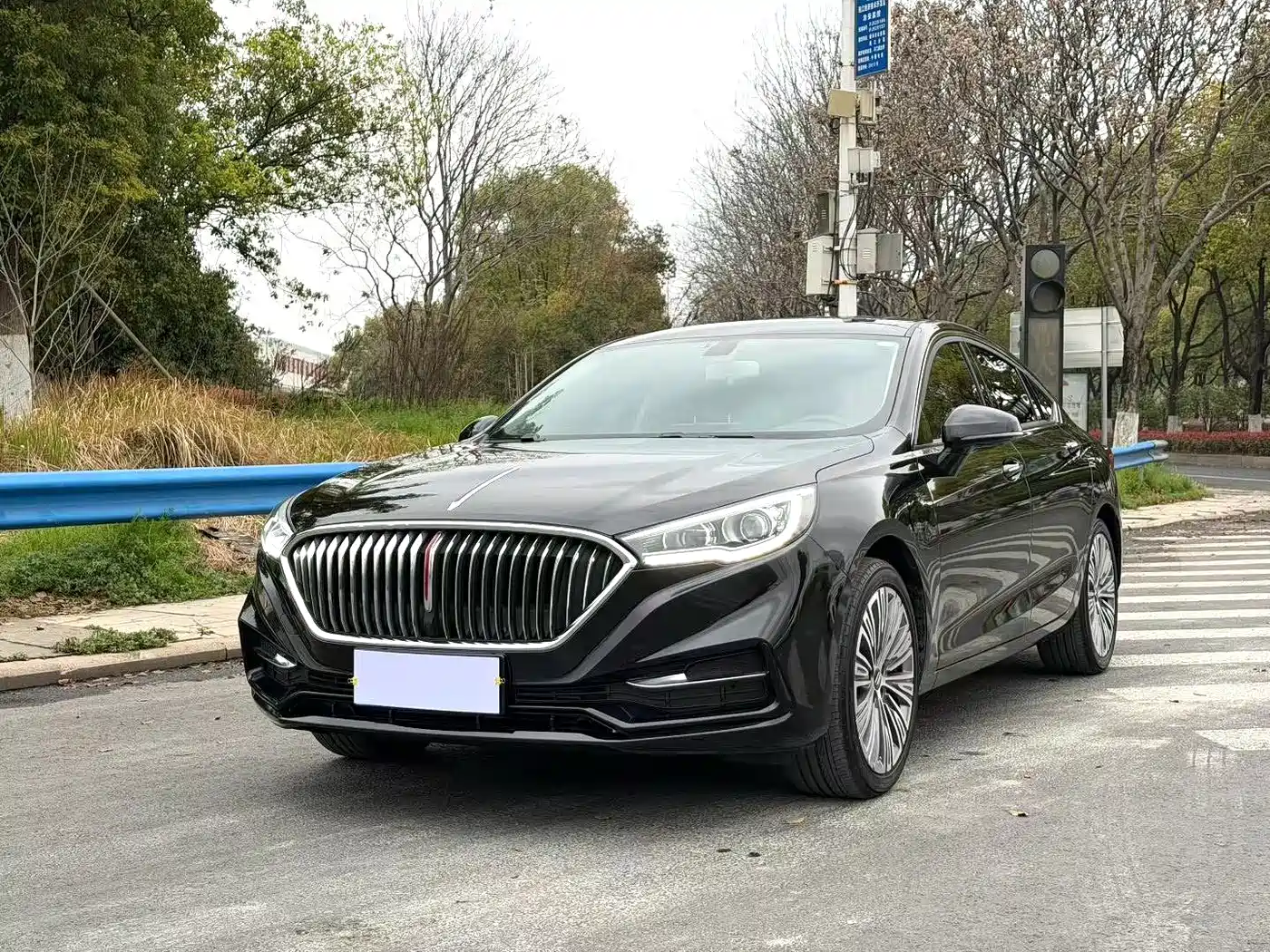 Hongqi H5 2020 1.5T DCT Qi Rhythm Edition