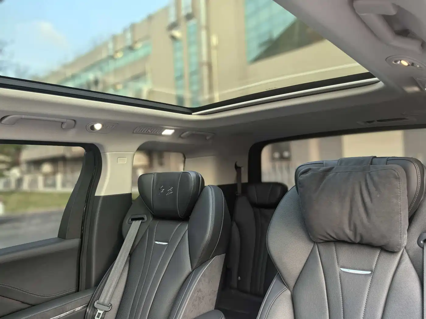 Hongqi HQ9 PHEV 2024 Model 2.0T AWD Luxury Edition фото 20