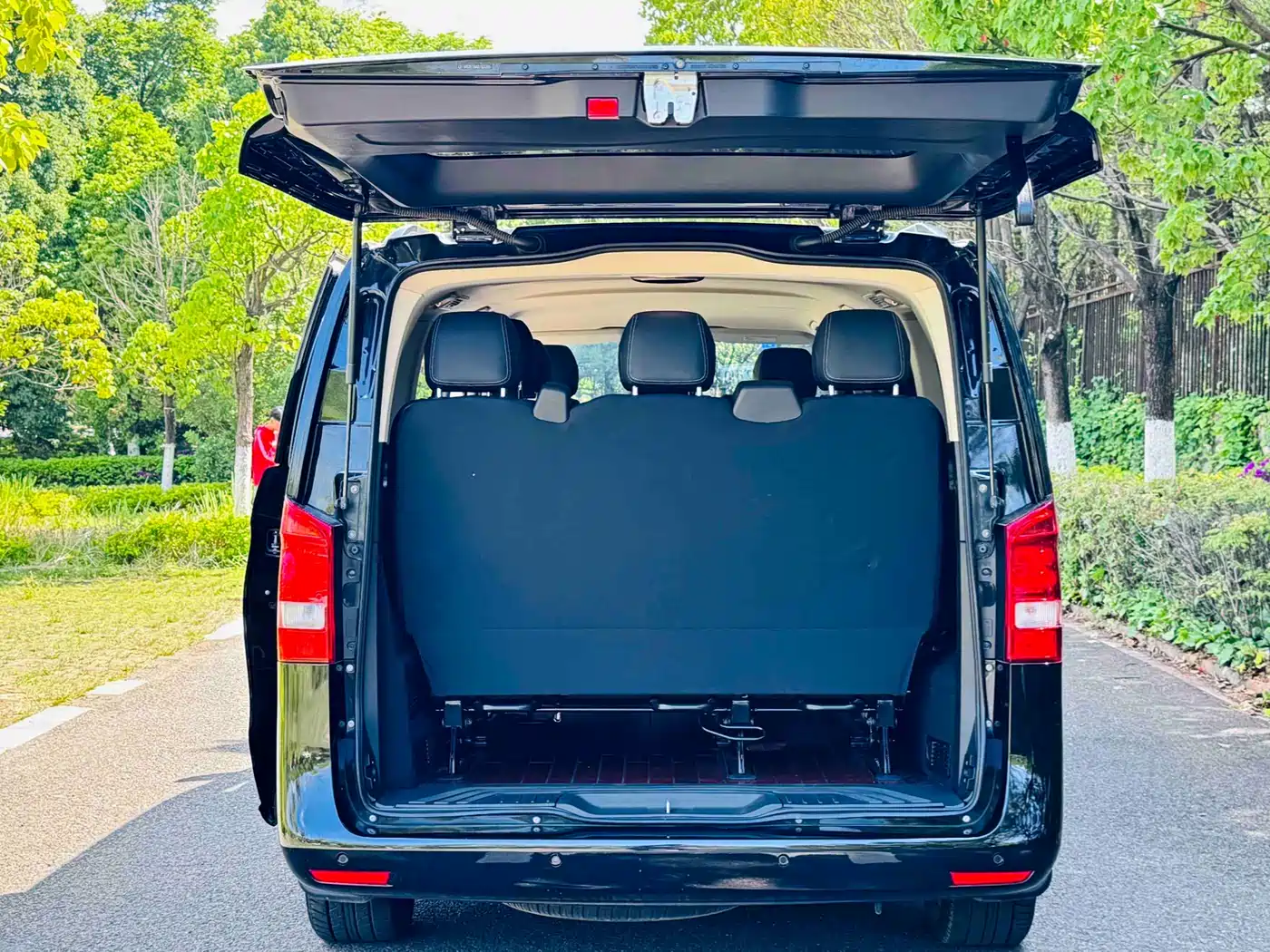 Mercedes-Benz Vito 2021 2.0T Business Edition 9-seater фото 19