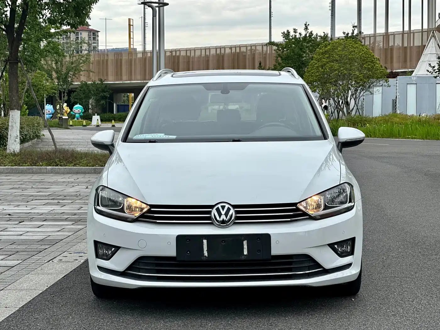 Volkswagen Golf Sportsvan 2016 230TSI Automatic Progressive фото 2