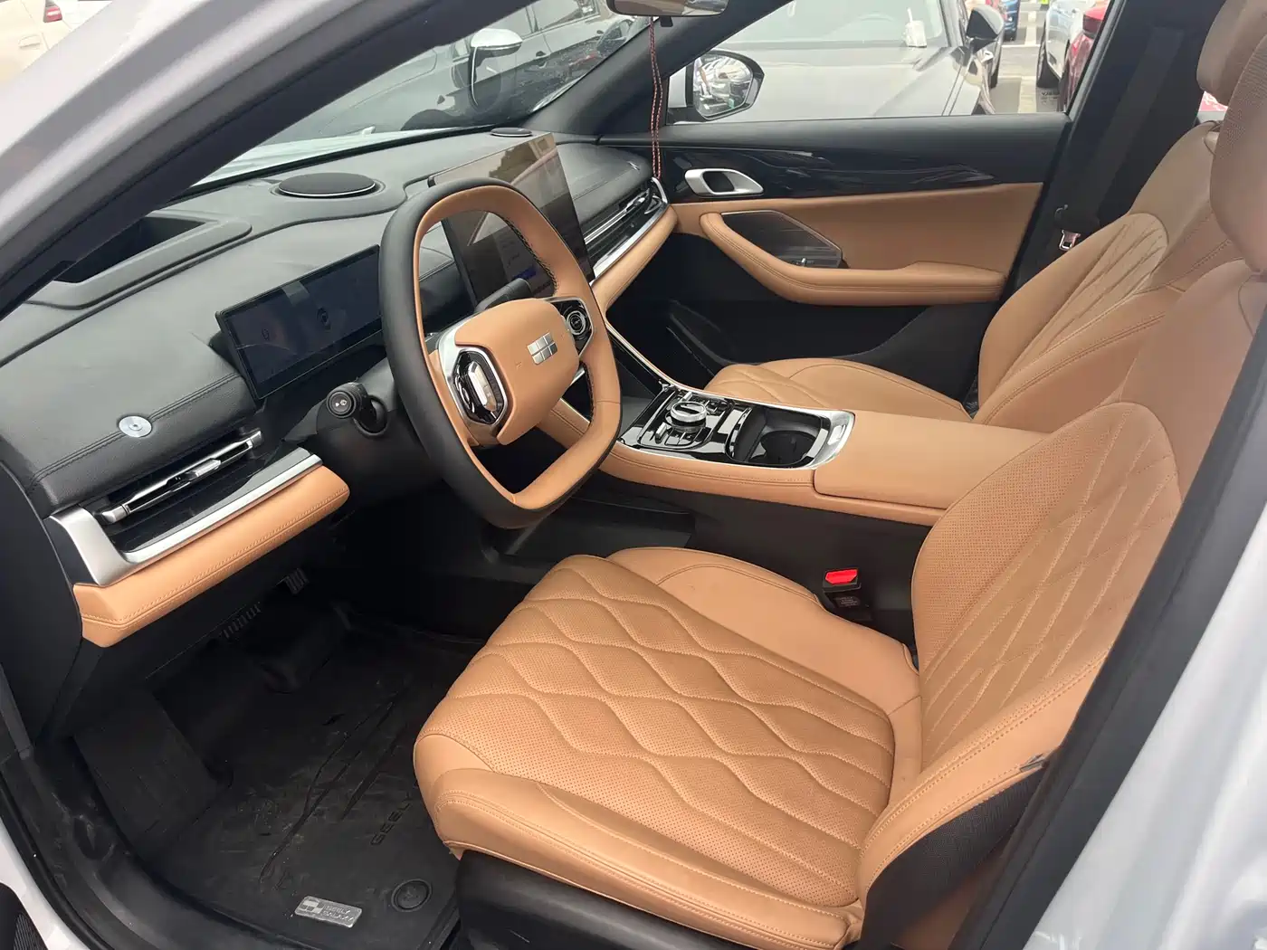 Geely Galaxy Galaxy A7 2025 EM-i 150km Long Voyage Edition фото 6