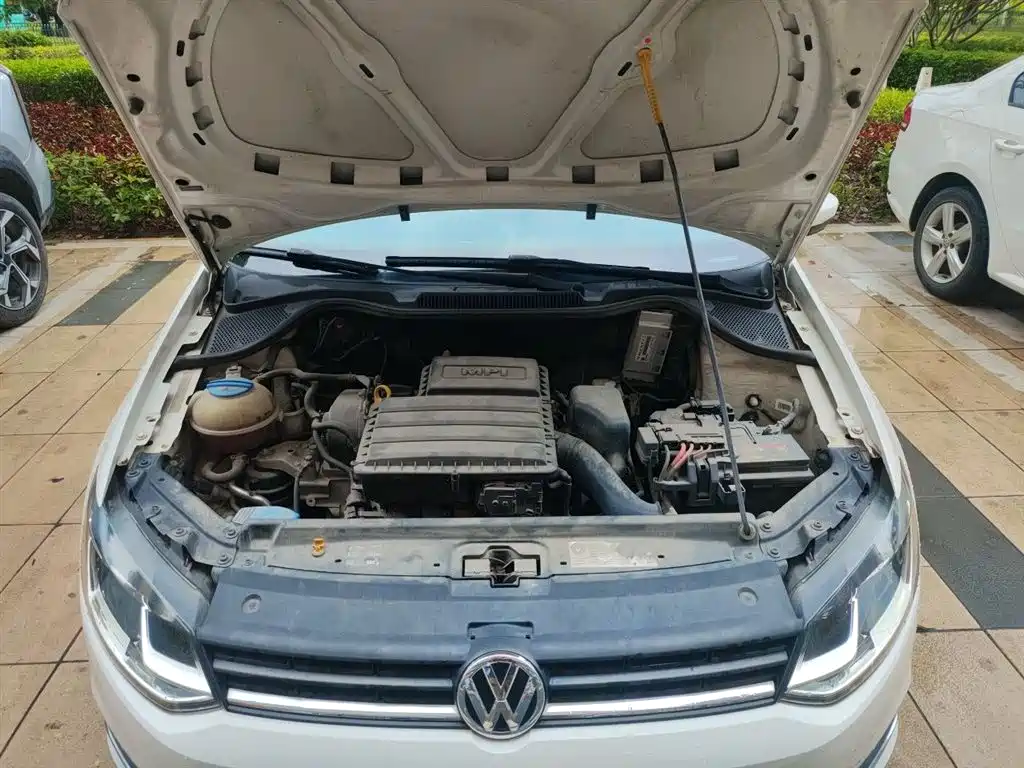 Volkswagen Polo 2016 1.6L Automatic Comfort фото 17