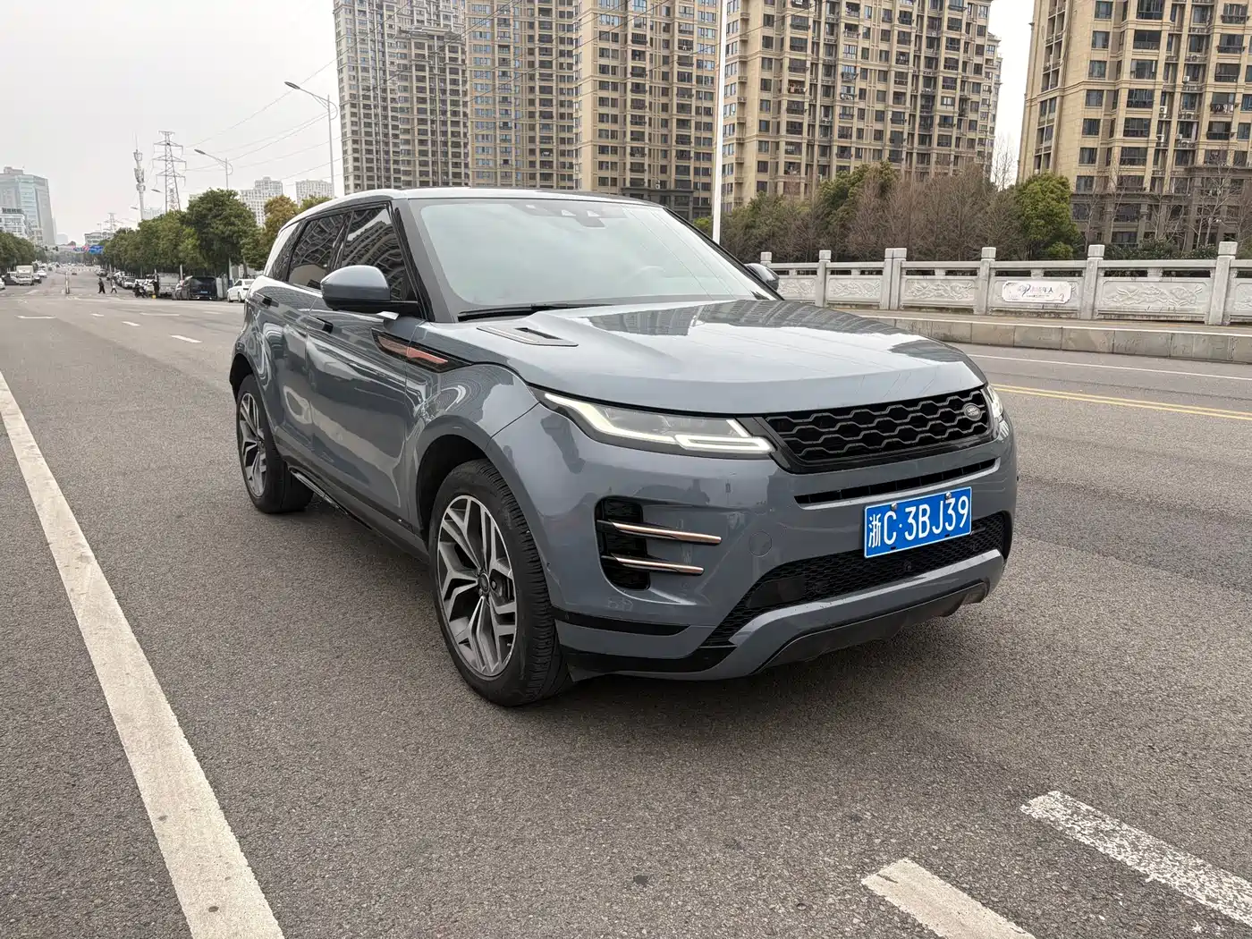Land Rover Range Rover Evoque 2020 249PS R-DYNAMIC SE Sport Tech Edition фото 2