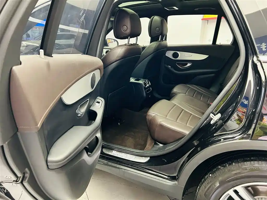 Mercedes-Benz GLC 2021 GLC 260 L 4MATIC Sporty фото 23