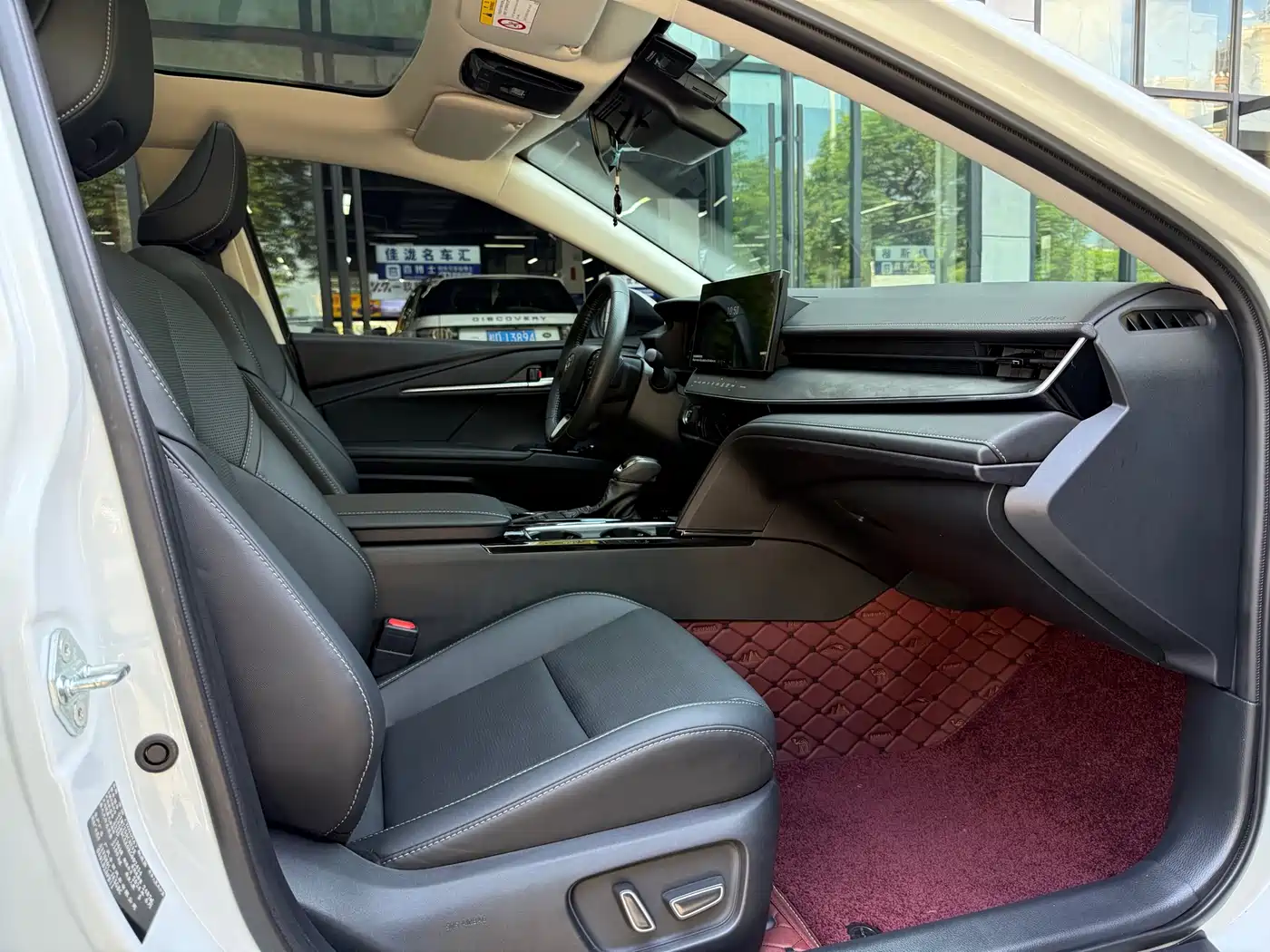 Toyota Camry 2024 Hybrid 2.5HG Premium Edition фото 14