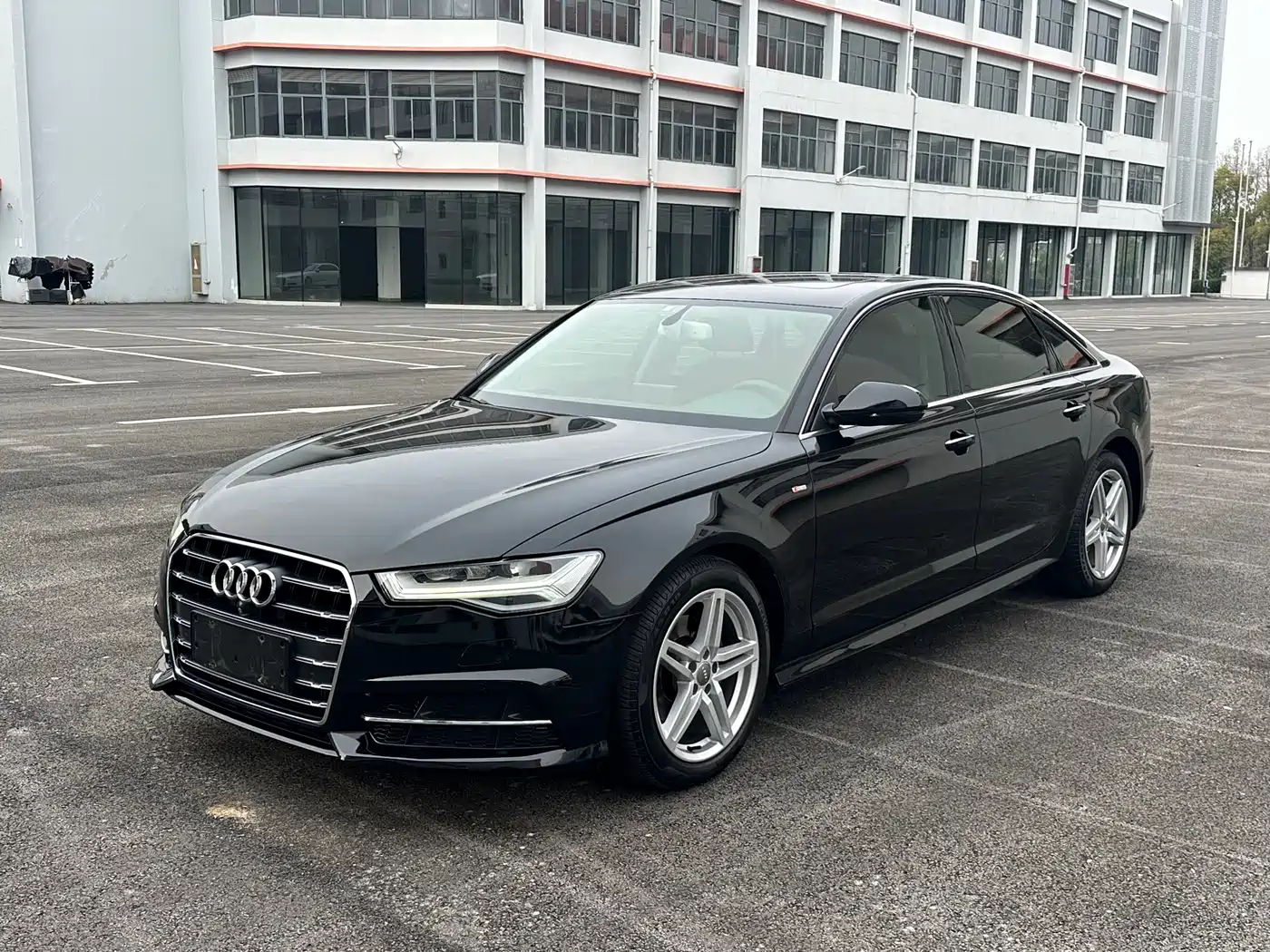 Audi A6L 2018 30th Anniversary 30 FSI Style