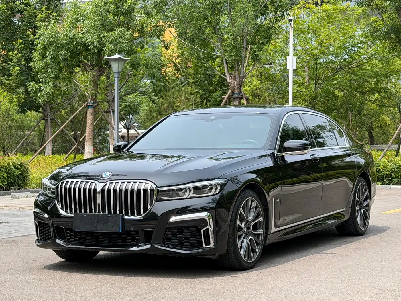 BMW 7-SERIES
