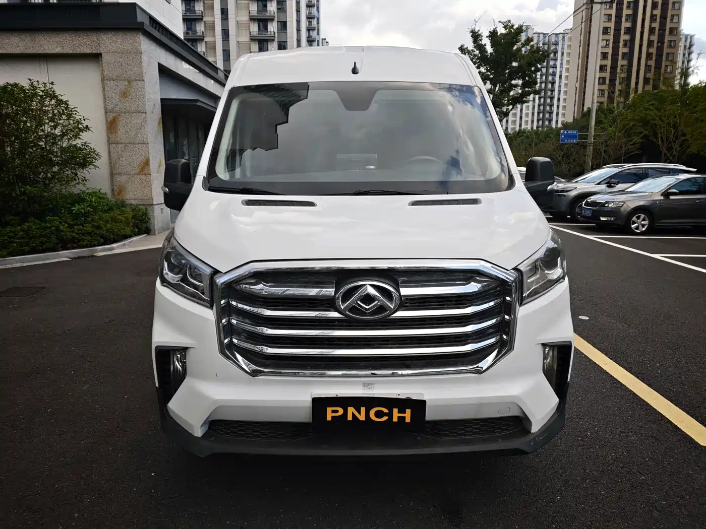 SAIC Maxus Xintu V90 2020 2020 2.0T Manual YunJie Edition FWD Single Rear Tire Long Wheelbase High Roof 7-seater