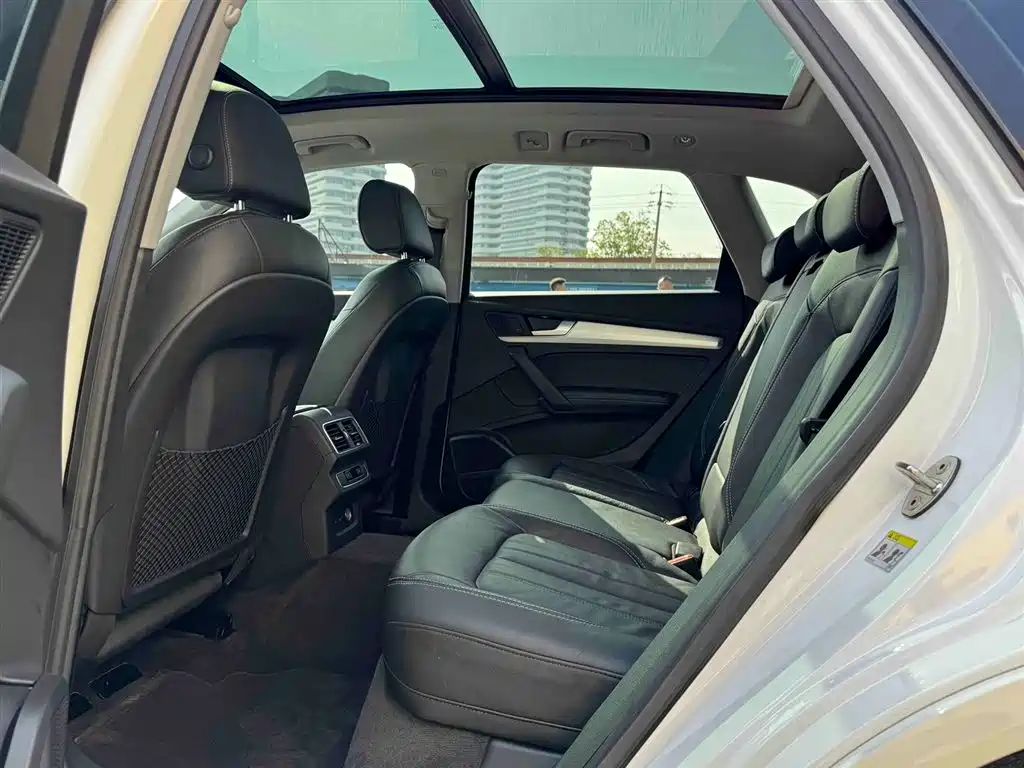 Audi Q5L 2020 Facelift 40 TFSI Honor Fashion фото 20