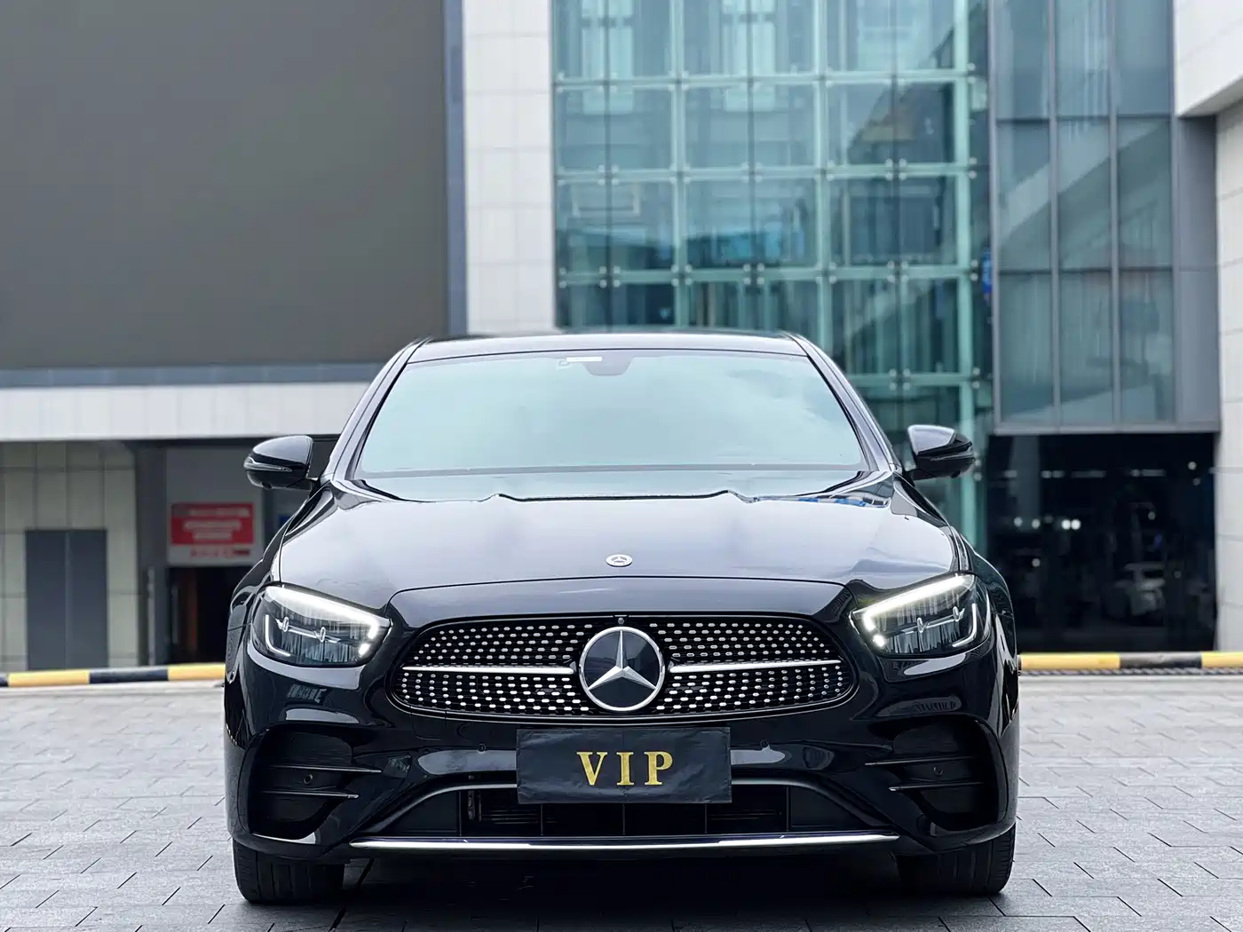 Mercedes-Benz E-Class 2022 Facelift E 300 L Sport Fashion Style фото 2