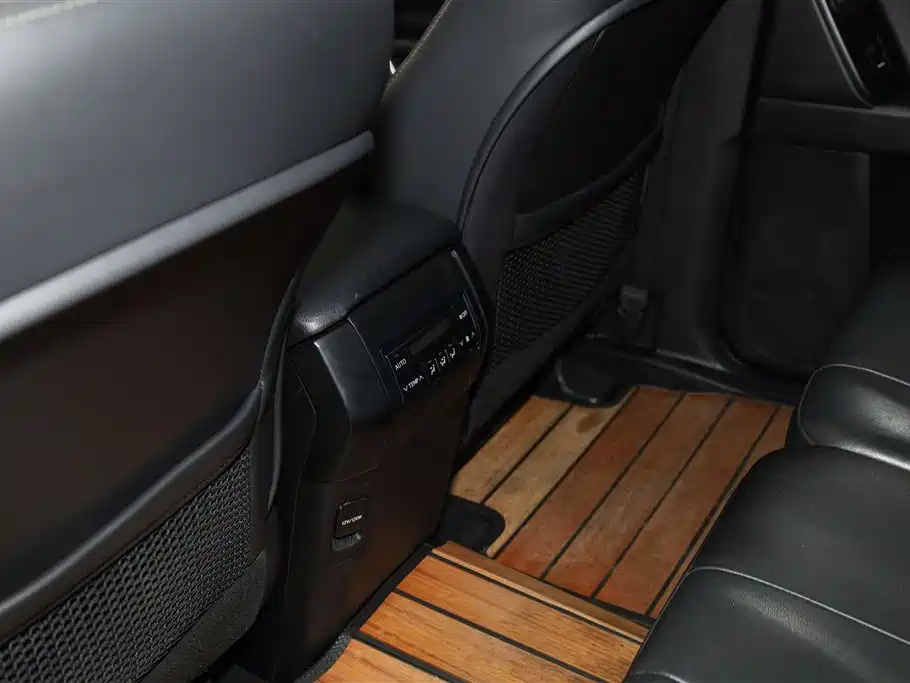 Toyota Prado 2016 2.7L Auto Luxury Edition фото 24