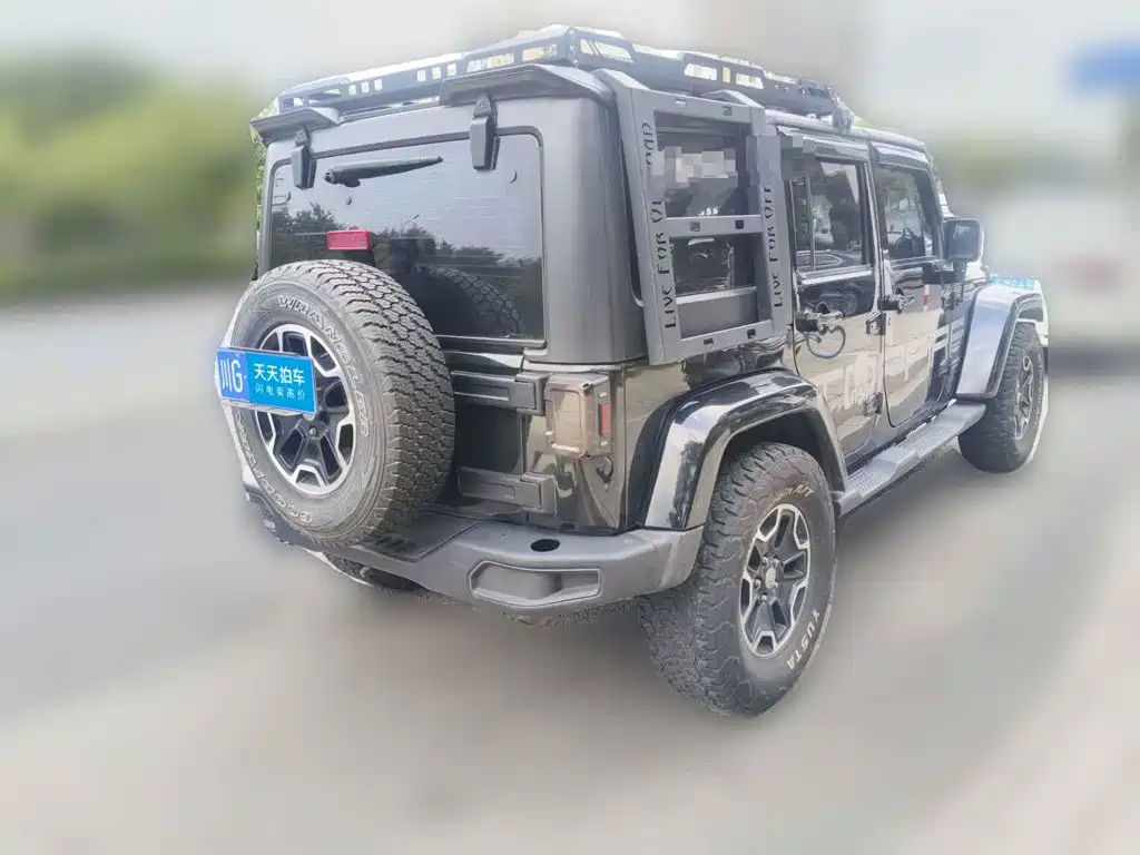 Photo 2 - Jeep Wrangler