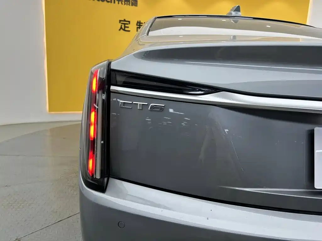 Фото 14 - Cadillac CT6