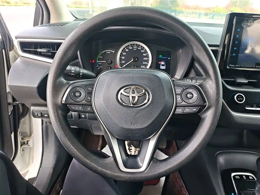 Toyota Corolla 2021 Hybrid 1.8L E-CVT Pioneer Edition фото 11