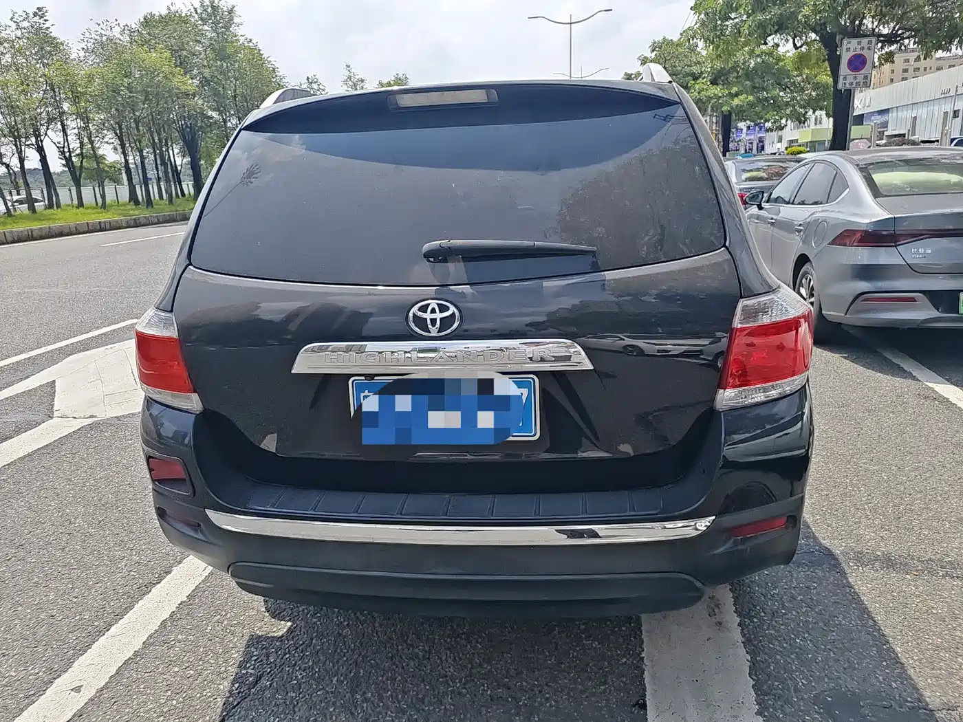Toyota Highlander 2012 2.7L 2WD 5-seater Elite Edition фото 9