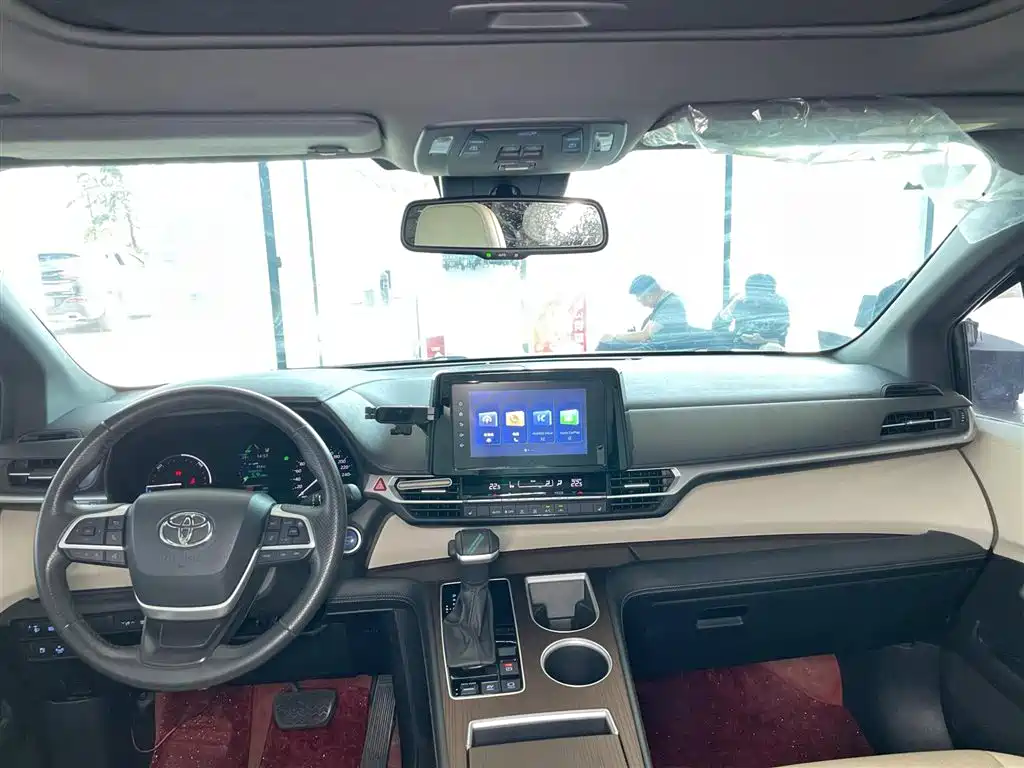 Toyota Sienna 2021 2.5L Hybrid Luxury Edition фото 6