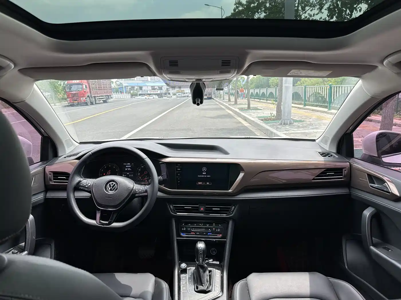 VOLKSWAGEN TUYUE