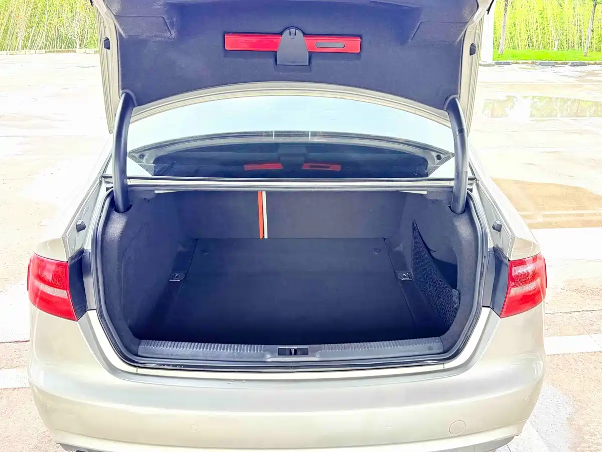 Audi A4L 2016 35 TFSI Automatic Standard фото 9