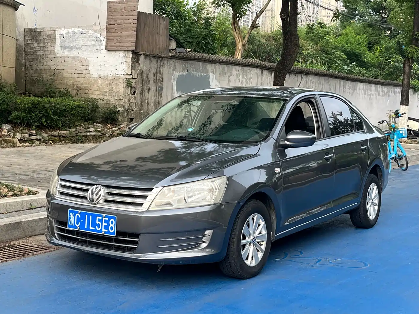 Volkswagen Santana 2013 Model 1.6L Automatic Luxury Edition