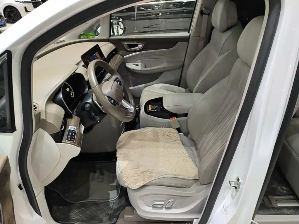 Roewe iMAX8 2024 2023 400TGI Cross Edition