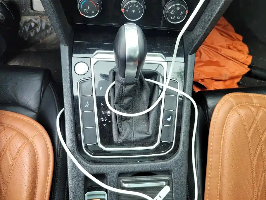 Volkswagen Magotan 2017 330TSI DSG Leading фото 16