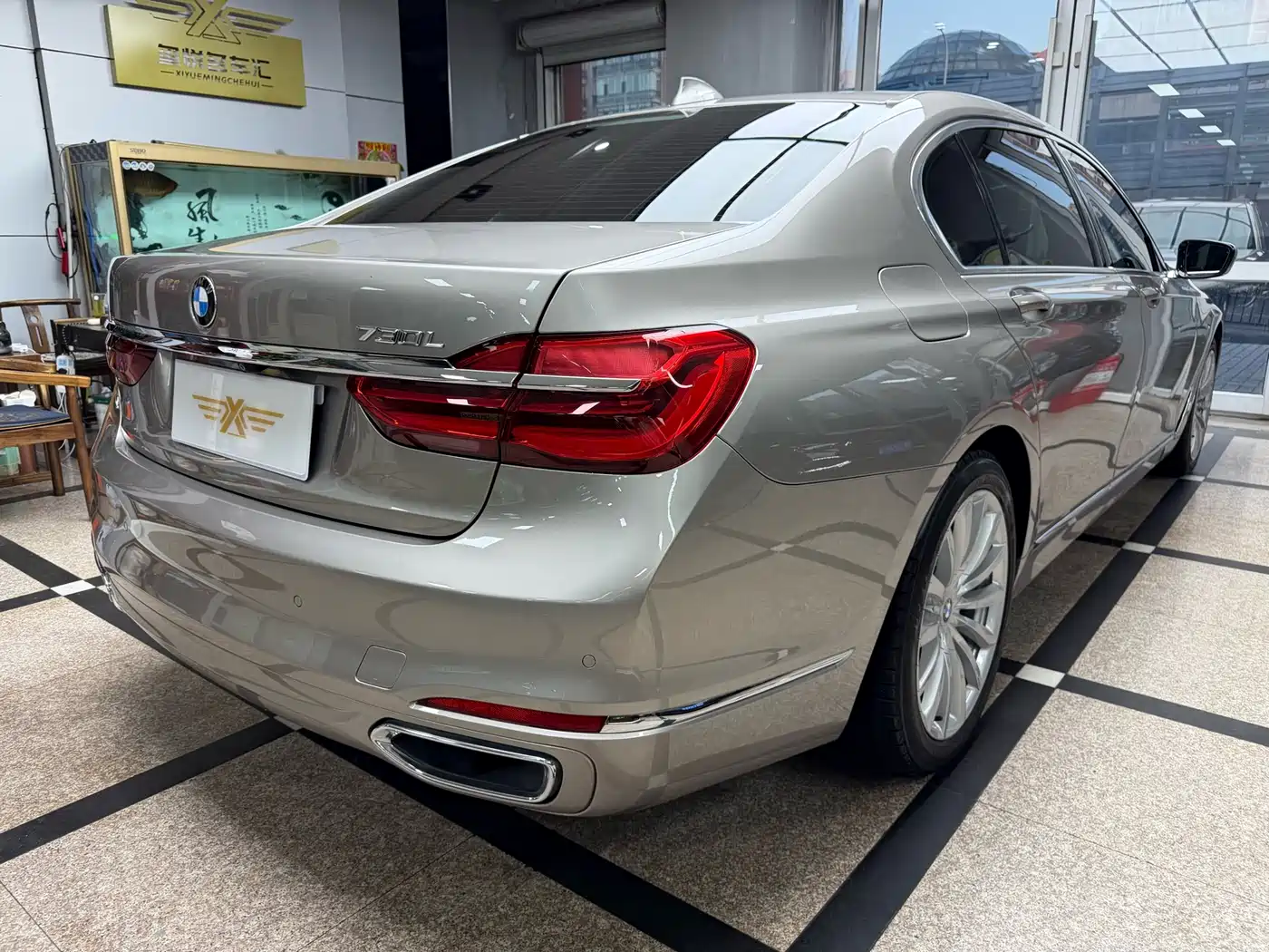 BMW 7 Series 2016 730Li Leading фото 5