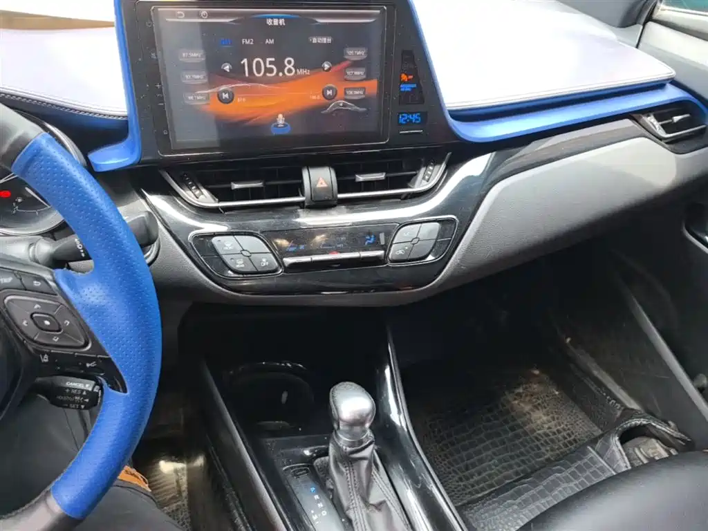 Toyota C-HR 2018 2.0L Leading Edition China V фото 20