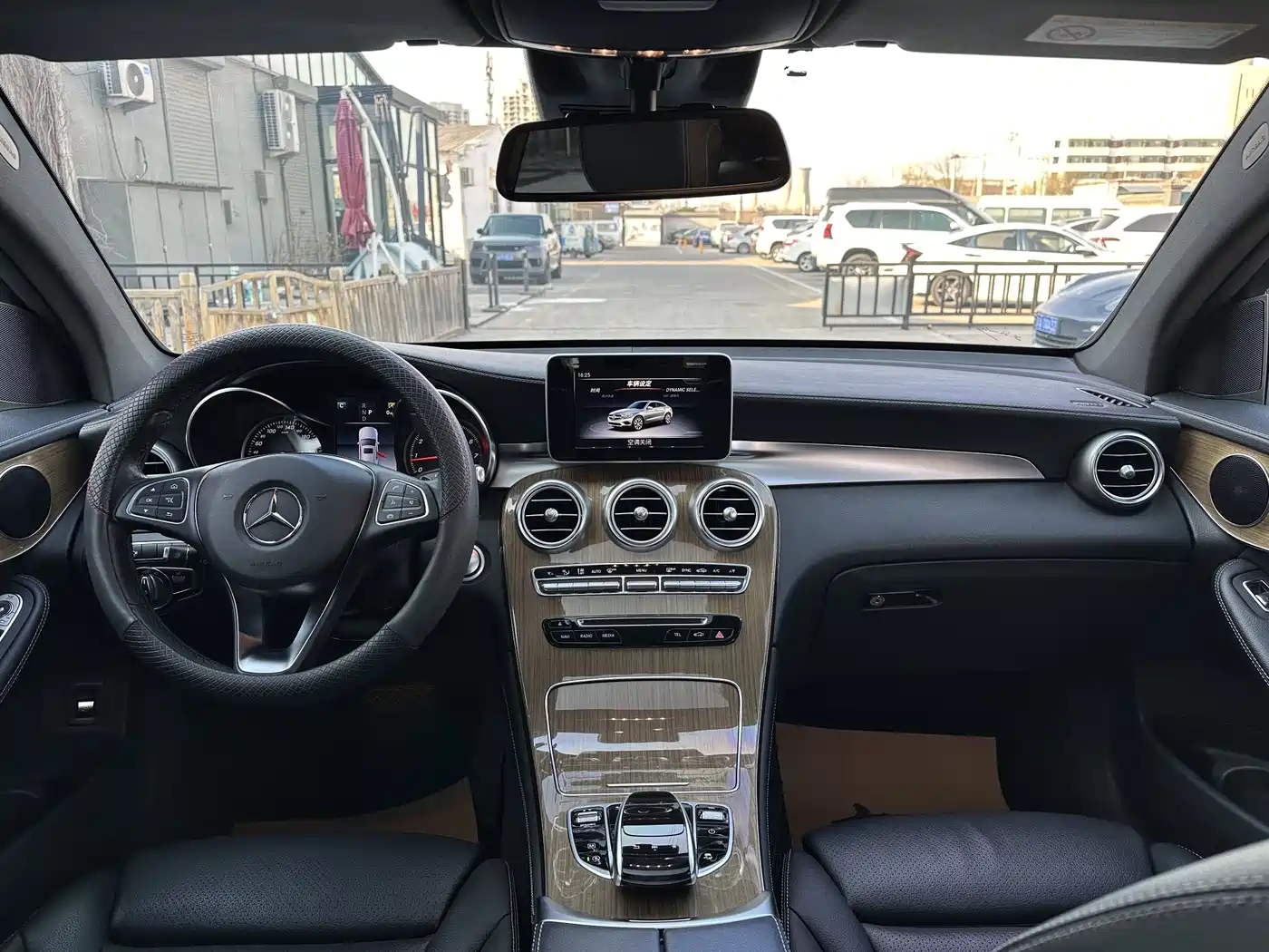 Mercedes-Benz GLC Coupe 2018 GLC 260 4MATIC Coupe SUV фото 21
