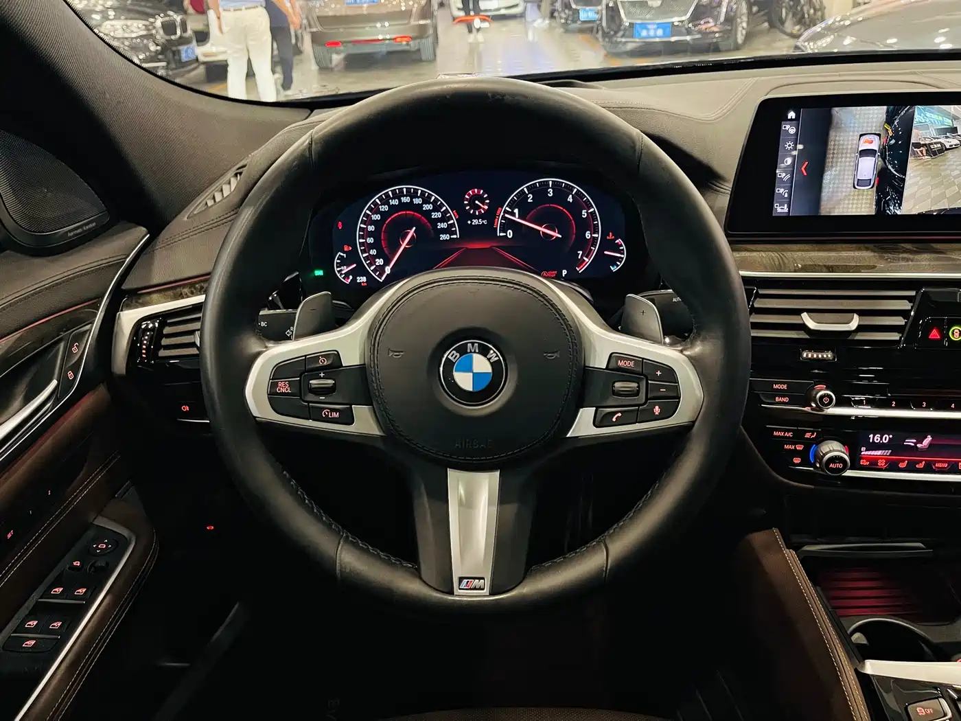 BMW 6 Series GT 2018 640i xDrive M Sport Package фото 6