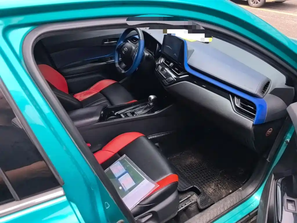 Toyota C-HR 2018 2.0L Leading Edition China V фото 11