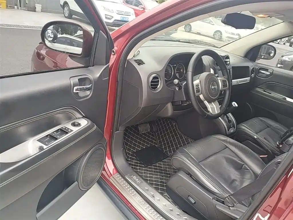 Jeep Compass (Import) 2015 2014 Facelift 2.0L 2WD Elite Edition
