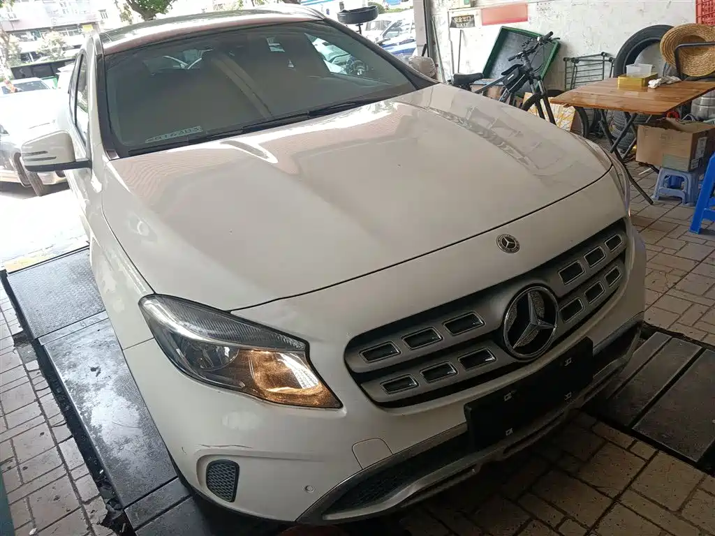 Mercedes-Benz GLA 2018 GLA 200 Dynamic фото 22