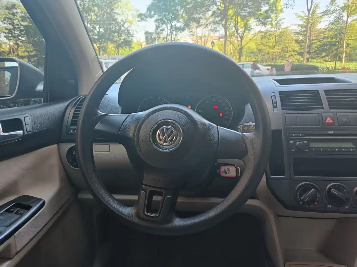 Volkswagen Polo 2011 Jingqu 1.4L Manual Joy Edition фото 7