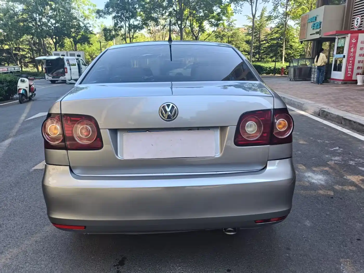 Volkswagen Polo 2011 Jingqu 1.4L Manual Joy Edition фото 12