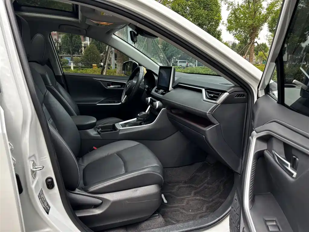 Toyota RAV4 Rongfang 2021 2.0L CVT 2WD Premium фото 12