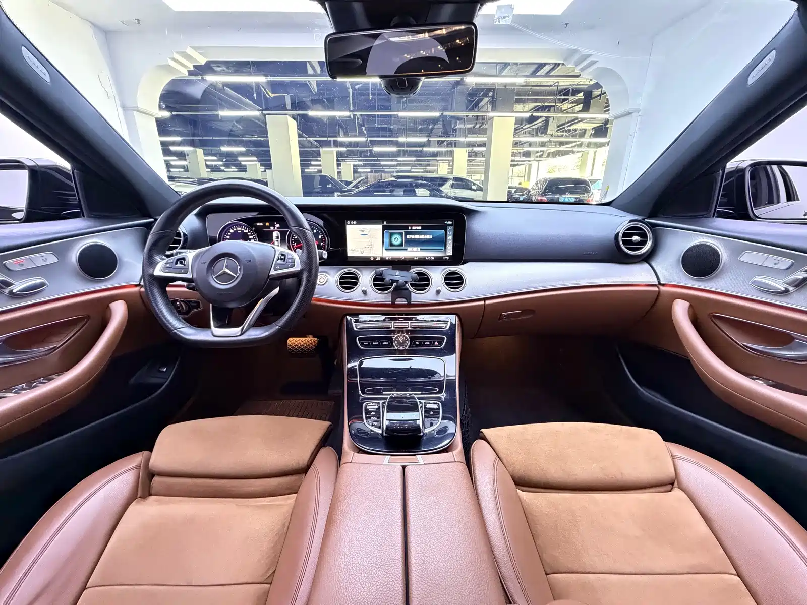 Photo 12 - Mercedes-Benz E-Class