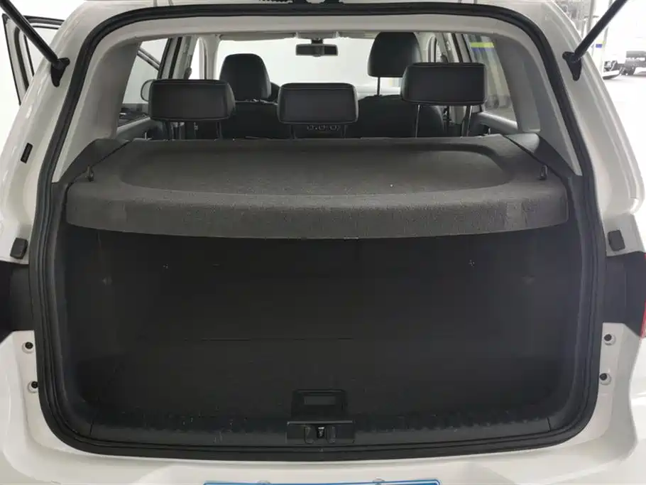Volkswagen Tiguan 2016 Model 300TSI Automatic 2WD Luxury Edition фото 4