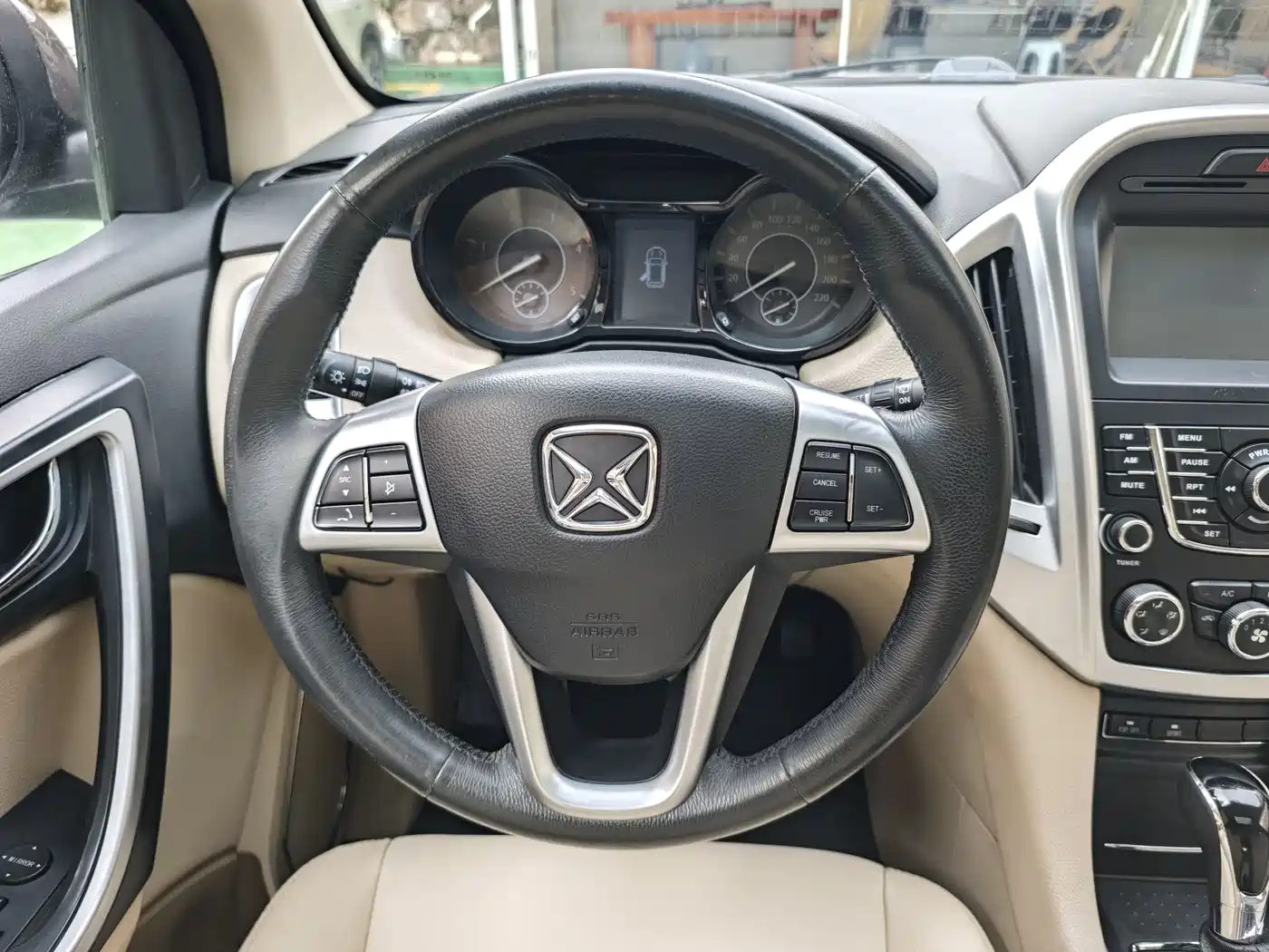 Jiangling Yusheng S350 2014 2014 2.4T Automatic 2WD Diesel Luxury Sunroof 7-seater