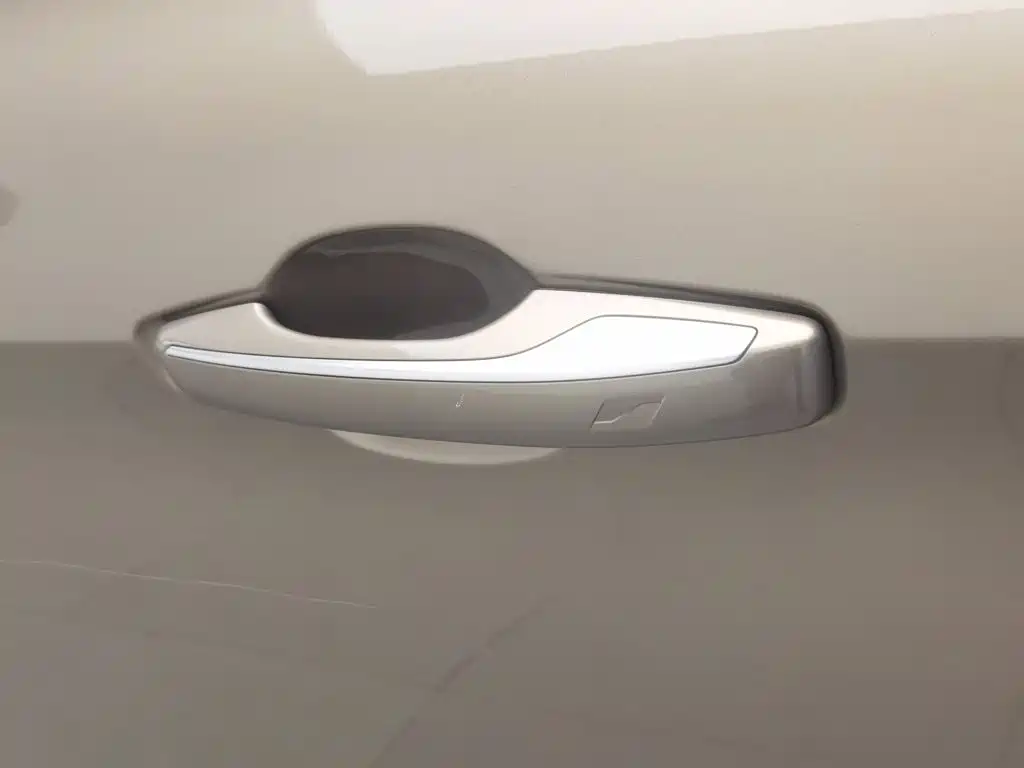 Photo 18 - Lynk & Co 03