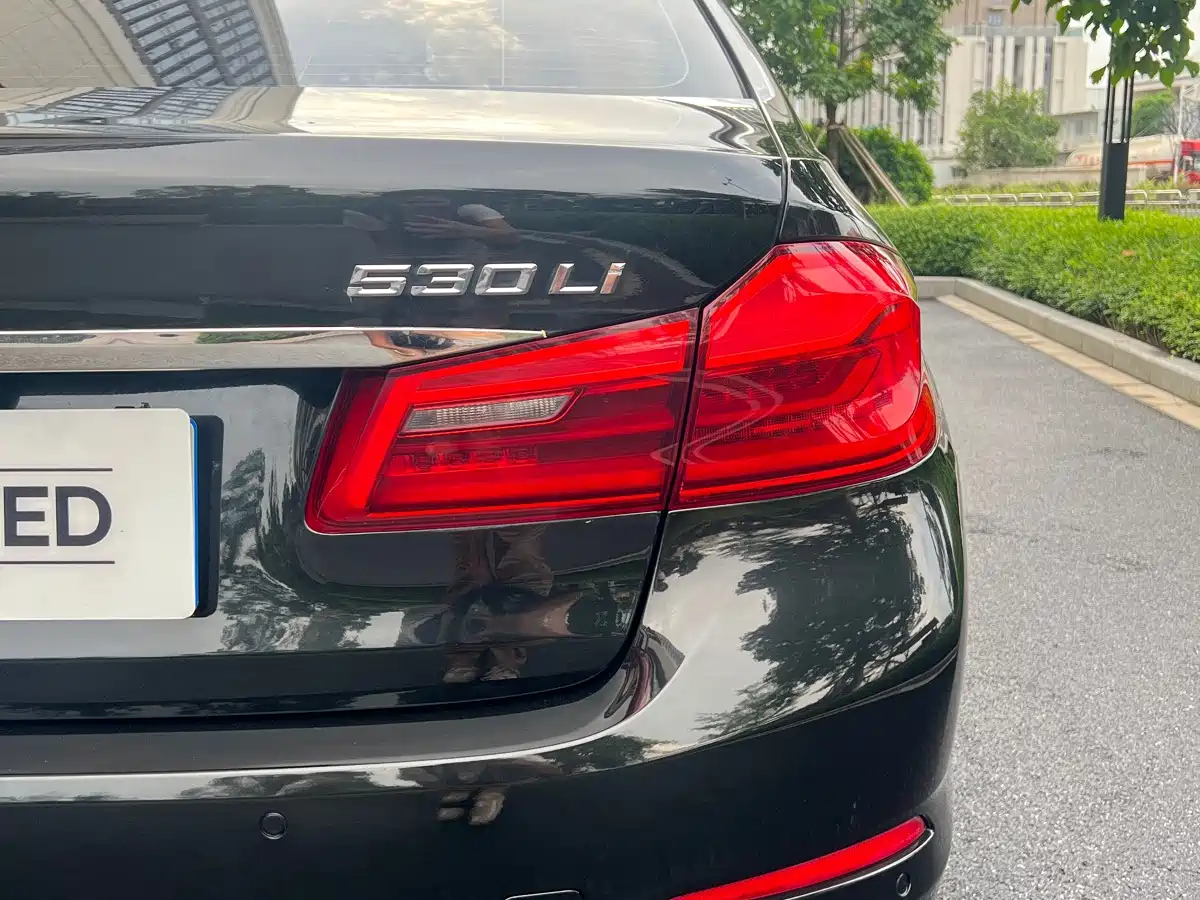 Фото 11 - BMW 5 Series