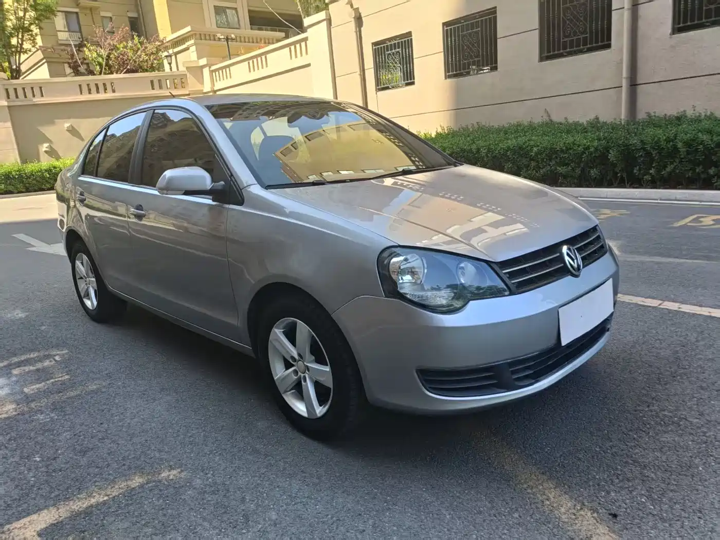 Volkswagen Polo 2011 Jingqu 1.4L Manual Joy Edition фото 2